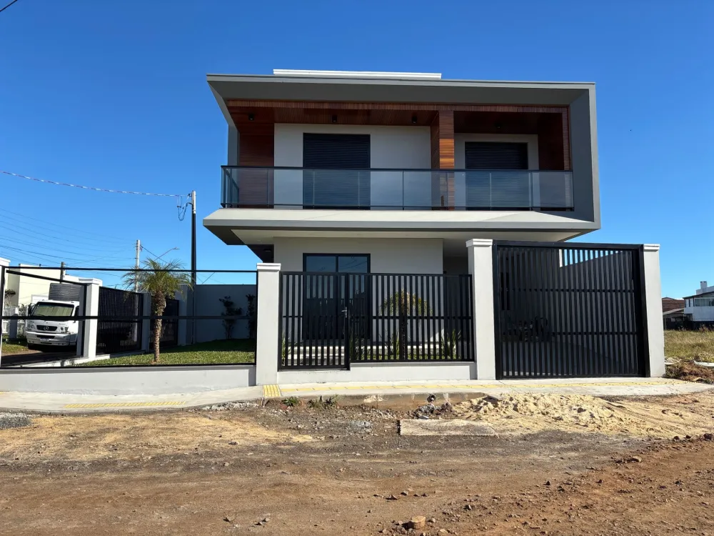 Sobrado Duplex para venda no bairro Igra Sul em Torres