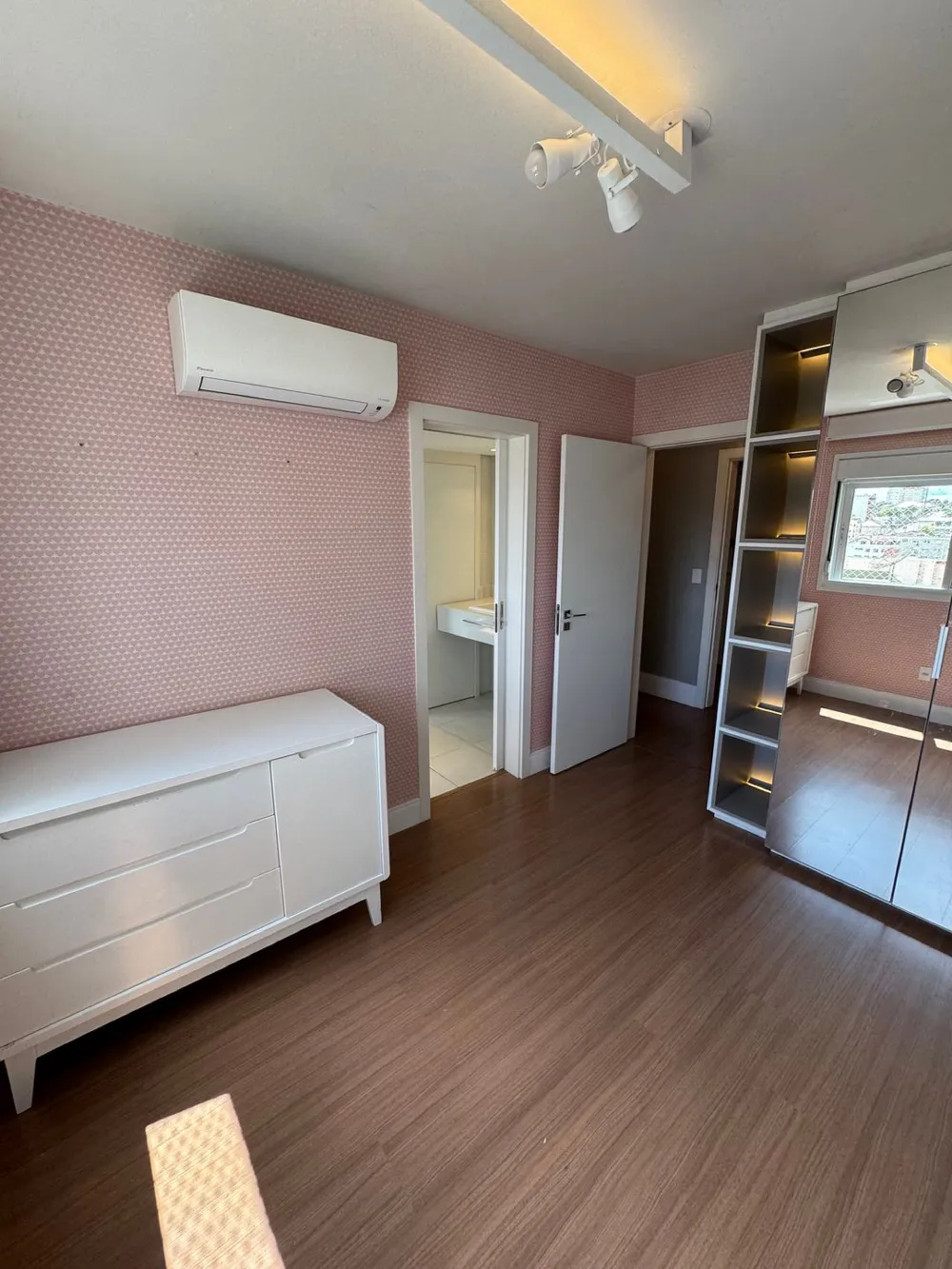 Apartamento para venda no bairro São Leopoldo em Caxias do Sul
