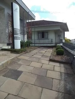 Casa para venda no bairro Petrópolis em Caxias do Sul