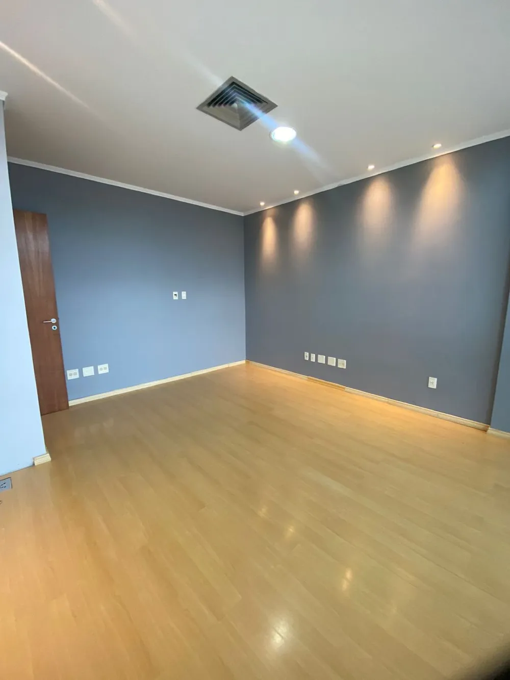 Sala Comercial Aérea para venda no bairro Madureira em Caxias do Sul