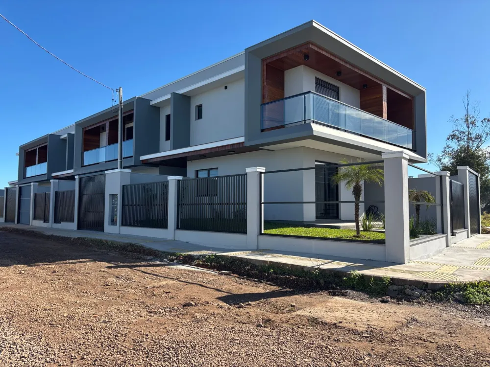 Sobrado Duplex para venda no bairro Igra Sul em Torres