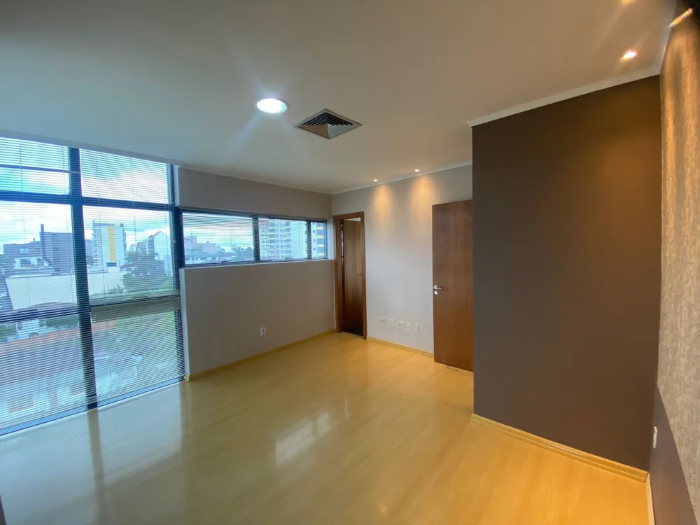 Sala Comercial Aérea para venda no bairro Madureira em Caxias do Sul