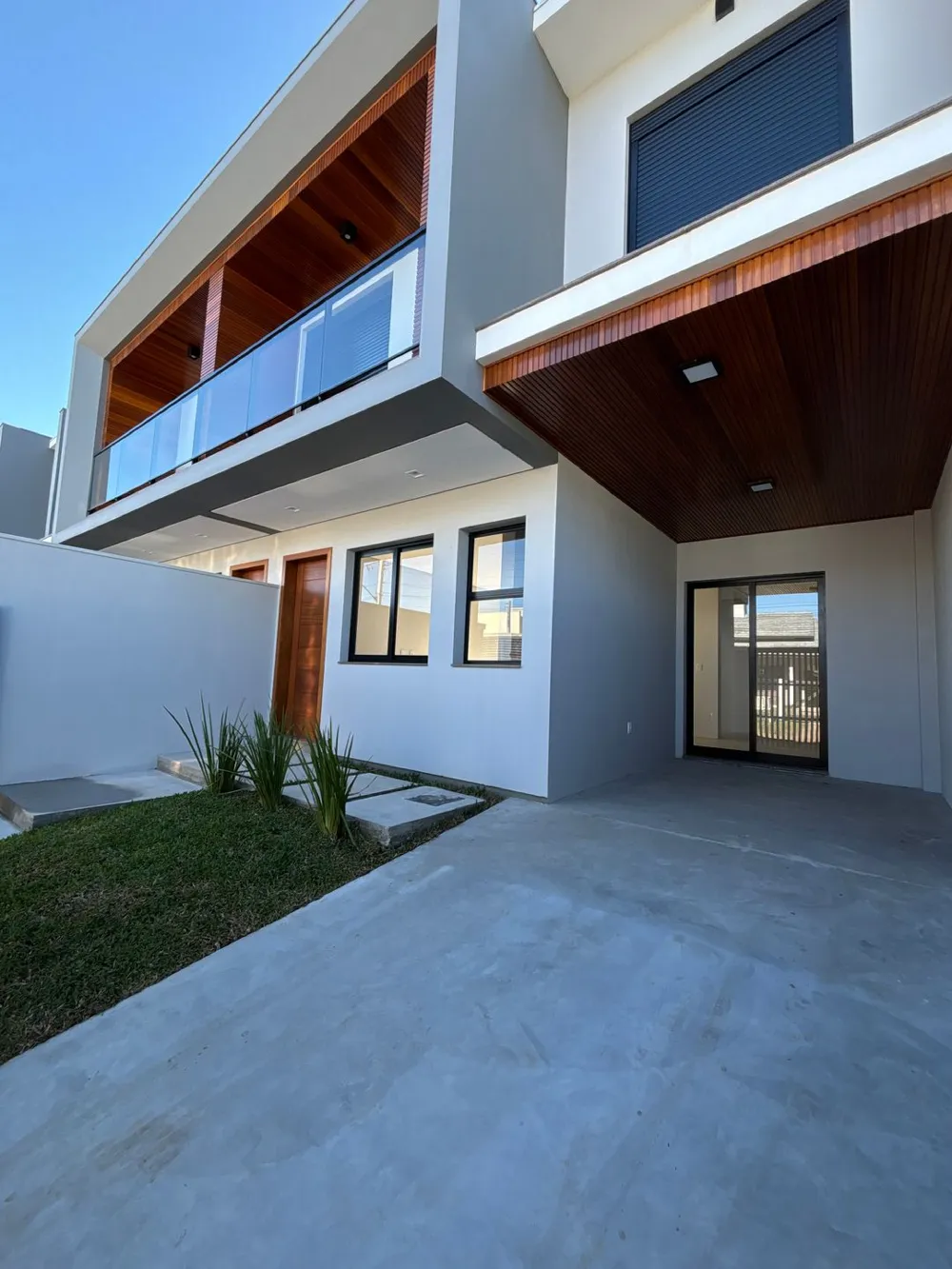 Sobrado Duplex para venda no bairro Igra Sul em Torres