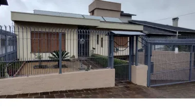 Casa para venda no bairro Petrópolis em Caxias do Sul