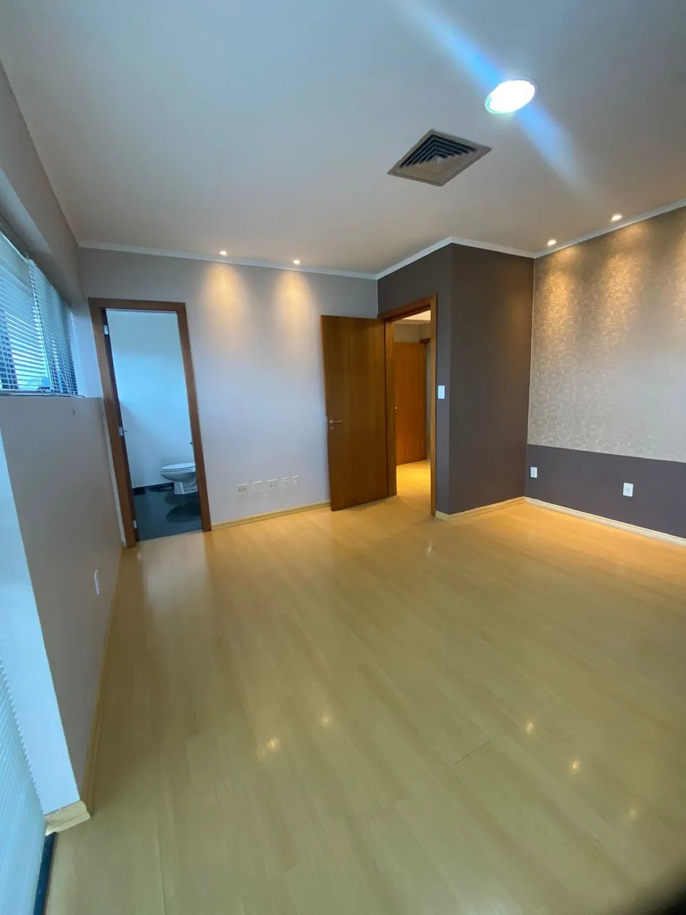 Sala Comercial Aérea para venda no bairro Madureira em Caxias do Sul